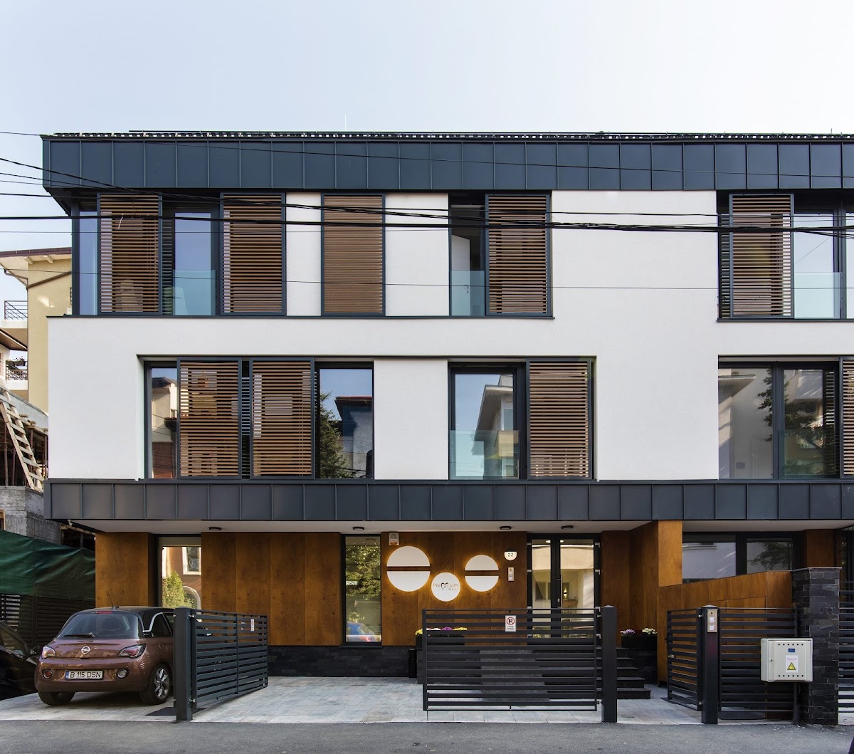 Premium Dent photo 3