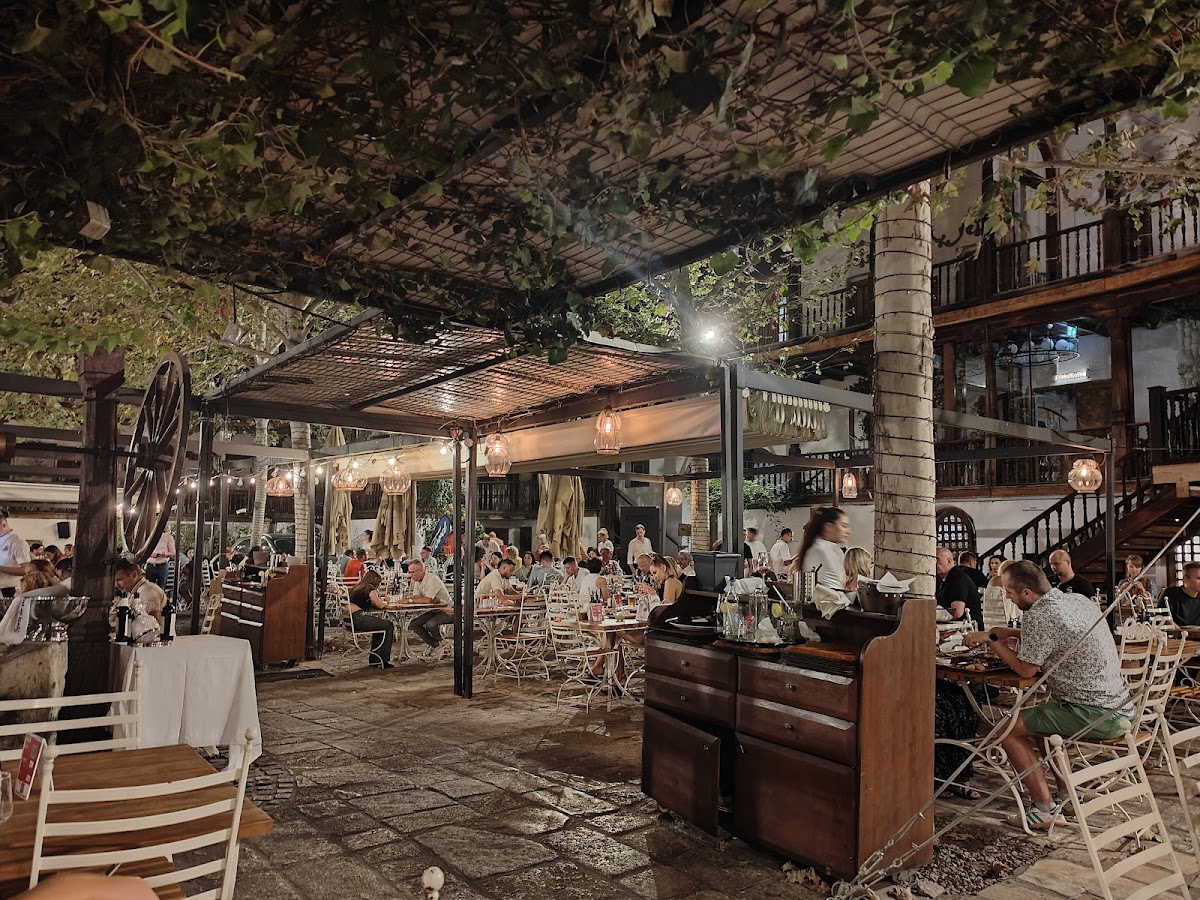 Restaurant Hanu' lui Manuc photo 10